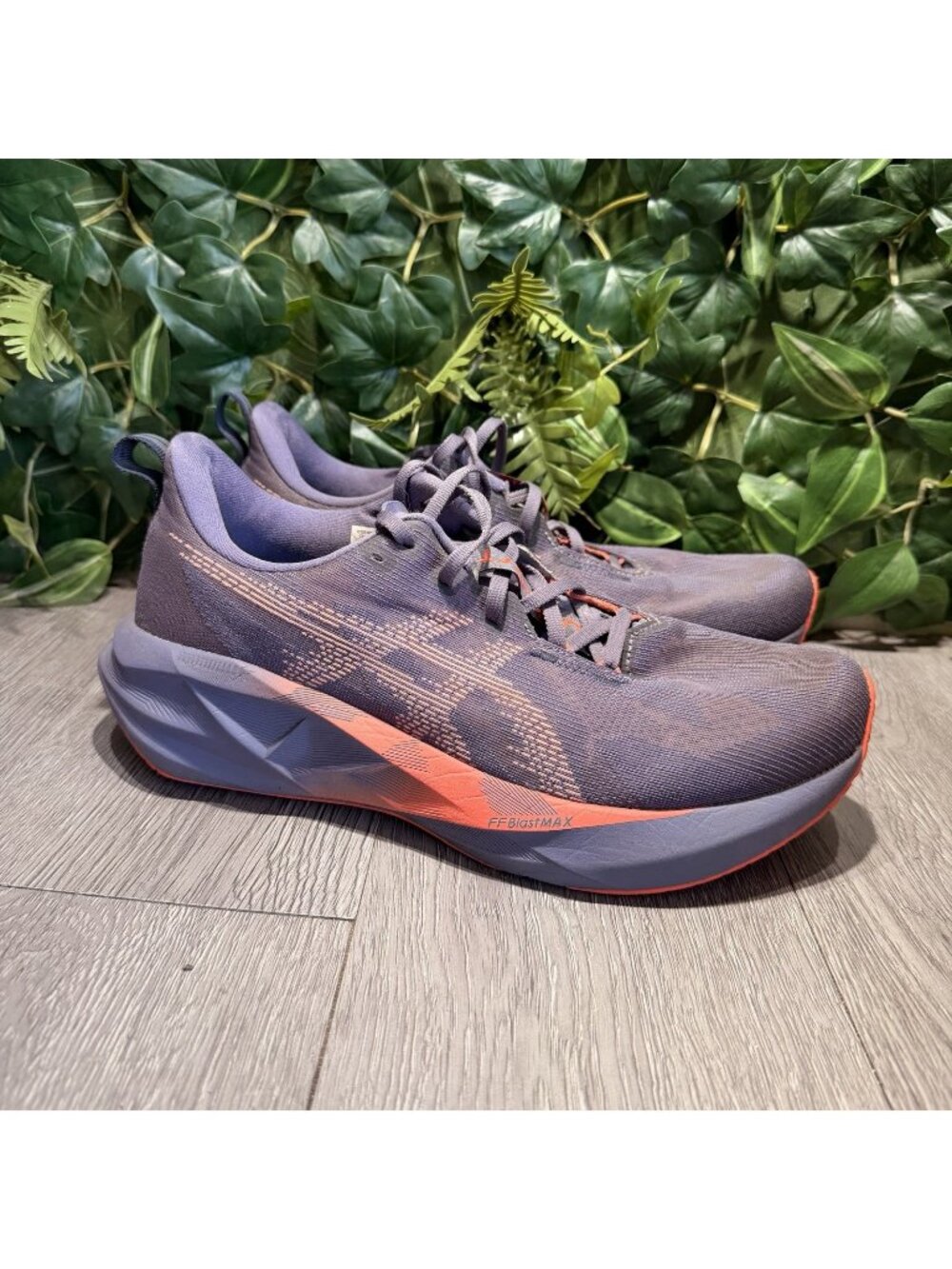 Asics Novablast 5 Womens 11.5 Men 10 Purple Athletic Running Shoes Sneakers